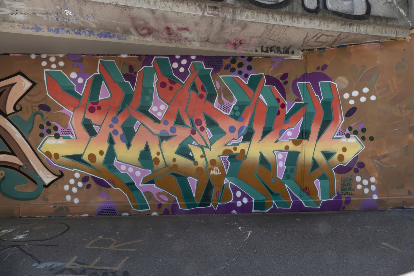 1370113__Graffiti
